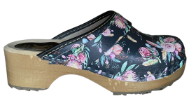 Wooden clog with flower pattern
